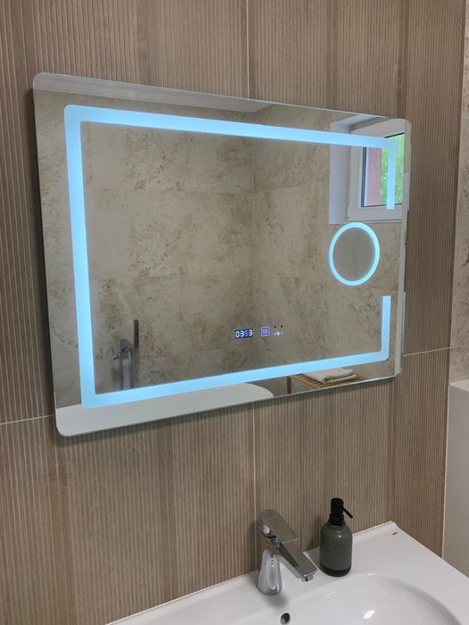 Vand urgent oglinda baie cu led noua