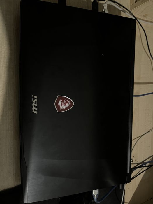 Продаю ноутбук MSI игровой 1060 (6gb) i7-7700HQ