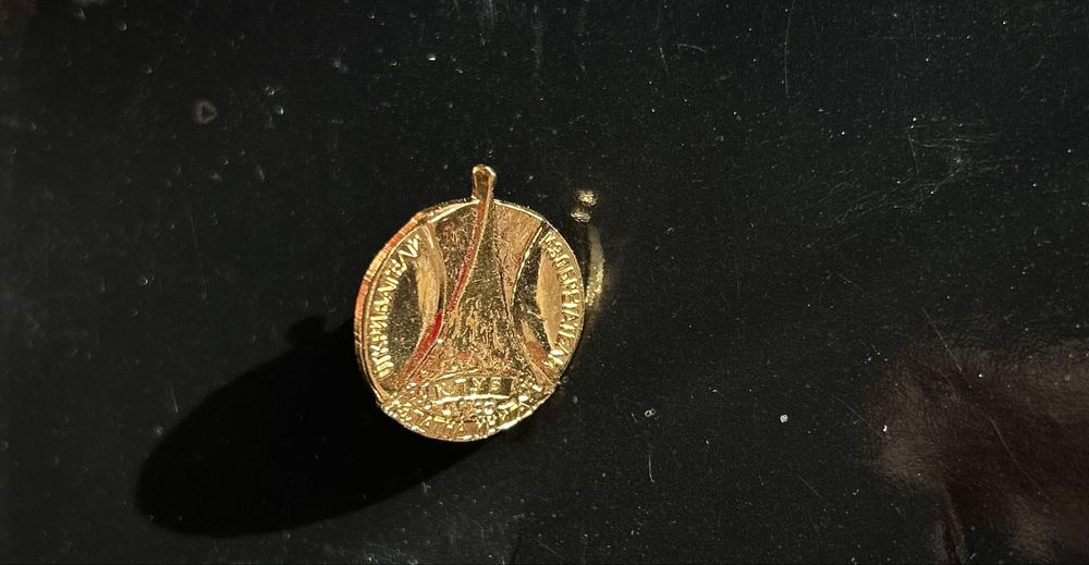 Пръстени и висулки за врат, обеци