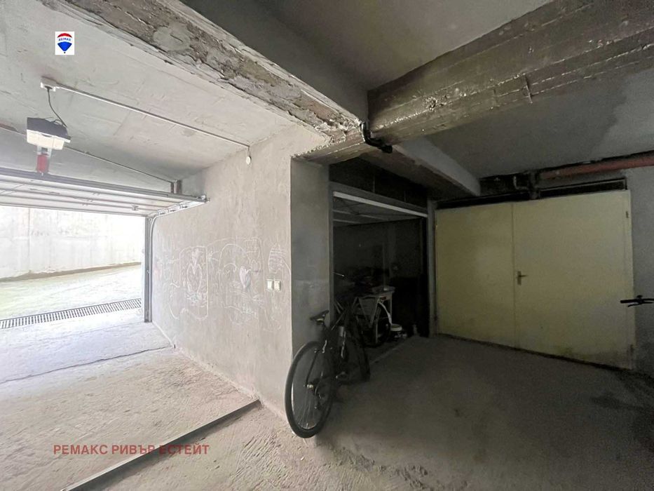 Подземен гараж в центъра на гр. Русе