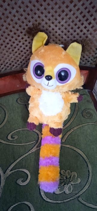 Мягкие игрушки корова, лимур, мопс.