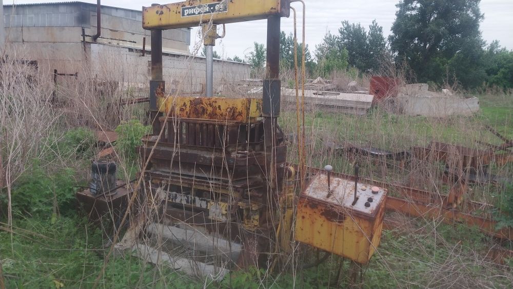 Станок для прайзводства пескаблока