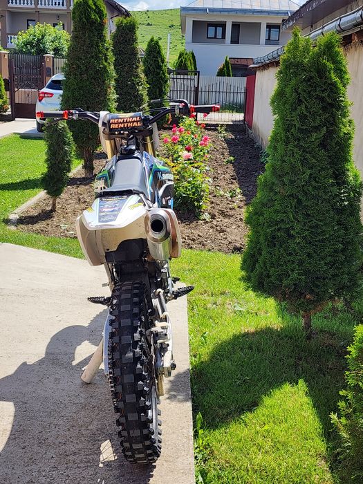 Vând  Kawasaki kXF 250cmm an 2007