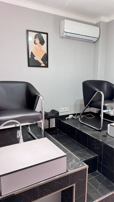 Сдается в аренду новое(евроремонт) Нежилое коммерческое помещение!