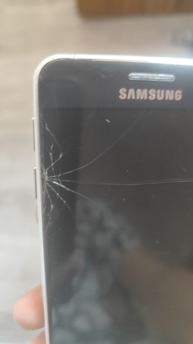 Samsung Galaxy A3 (6)