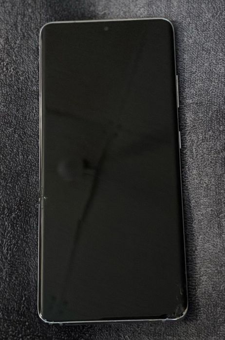 Vând telefoane nefuncționale – pentru piese/reparații