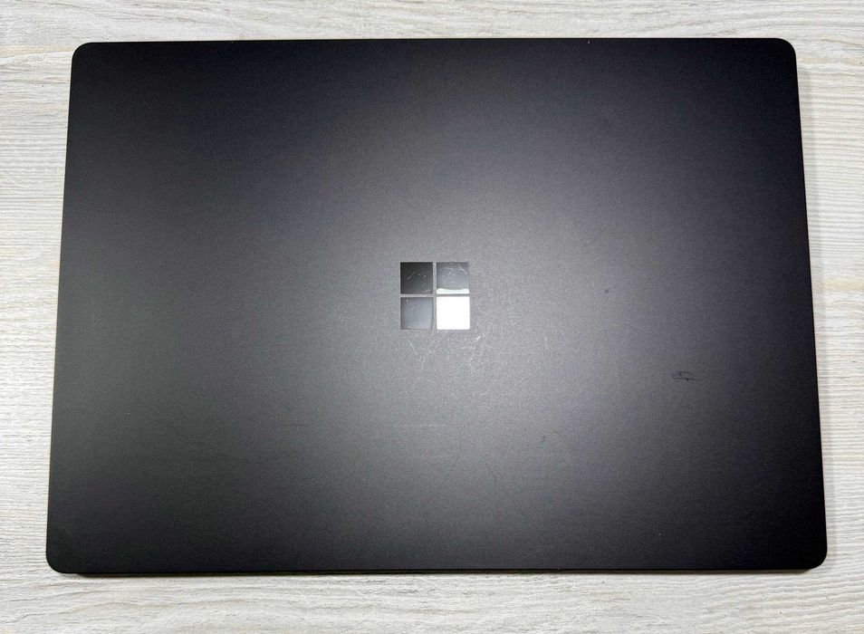 Surface Laptop 4 Black 13.5 2K core I7-1185G7 vPro 16GB/256GB