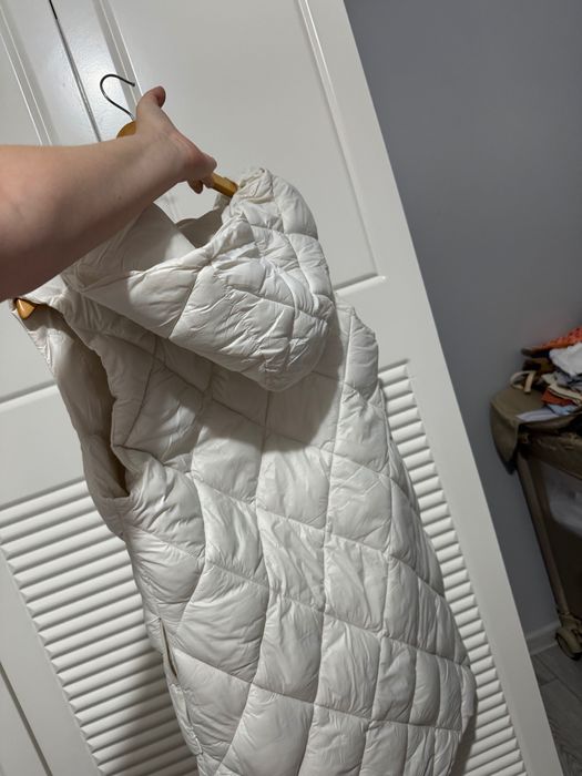 Бял дълъг елек..