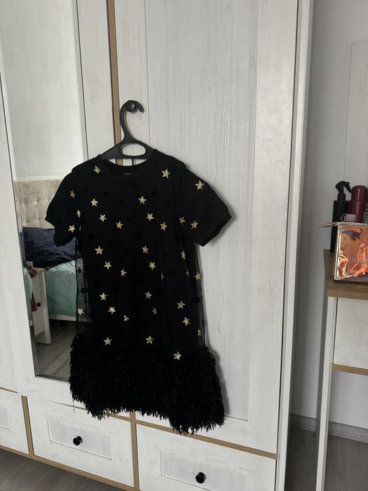 Платье нарядное базовое