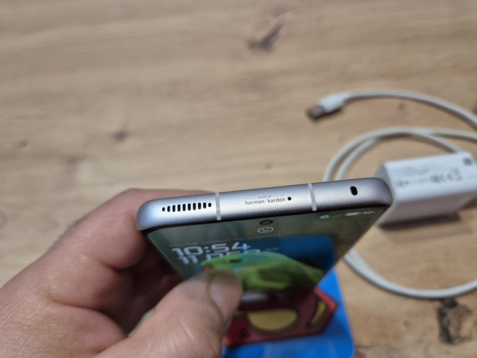 Vând Xiaomi 12 de  256 Giga, impecabil