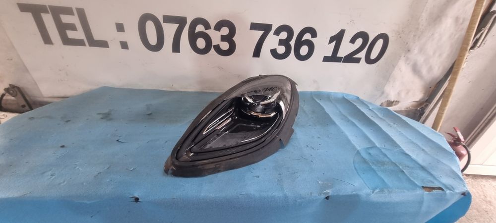 far stanga porsche macan