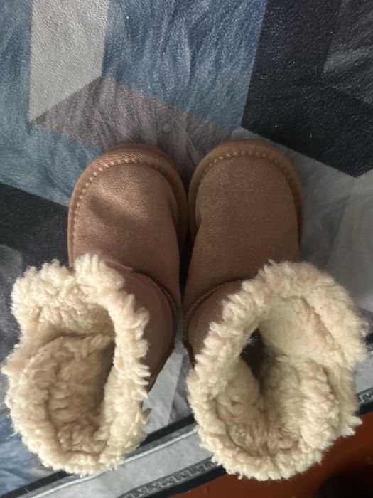 Продаються зимние сапожки на девочку