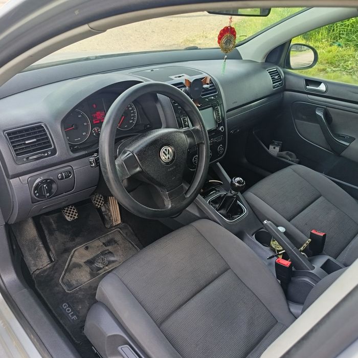 Vând golf 5  1.9 tdi