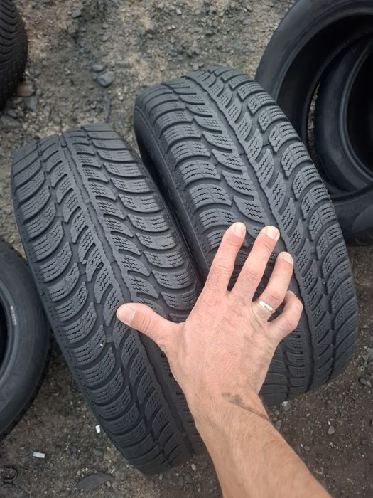 Vand  2 anvelope 185 70 14  sava m+s mixte bune
