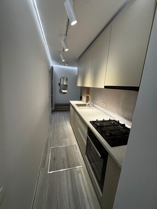 Inchiriez apartament in viziru