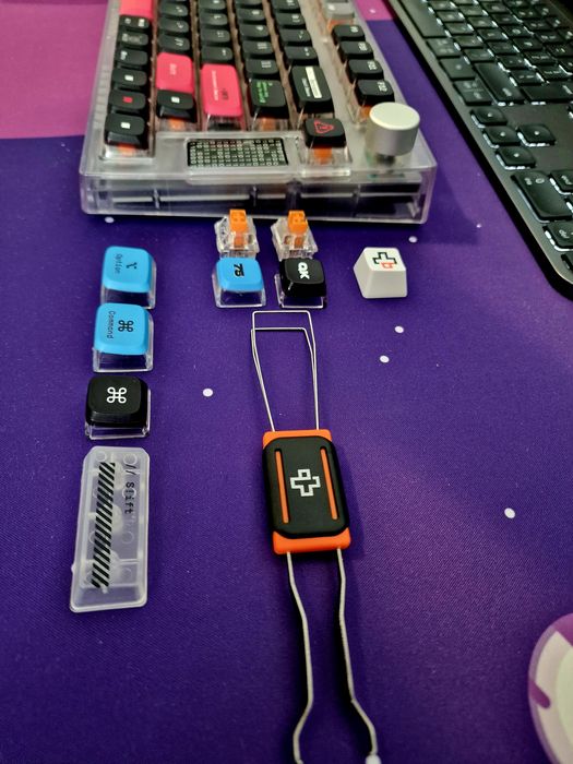 Tastatură mecanică QwertyKey QK75 Terminal – ca nouă, cutie