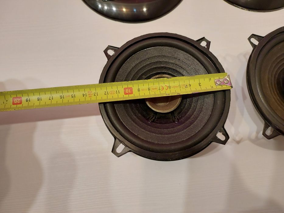 Difuzoare boxe 13 cm dual cone și site. Stare foarte bună.