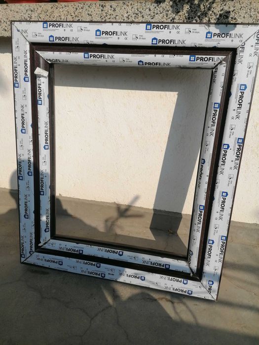 Пвц прозорци 3 бр. Два броя 0.77 на 0.89. 1бр 0.75 на 0.87.Цена 600лв.