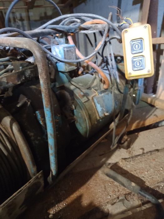 Vînd macara electricapentru santier