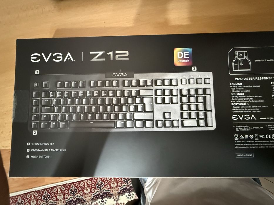 Геймърска клавиатура EVGA Z12 RGB