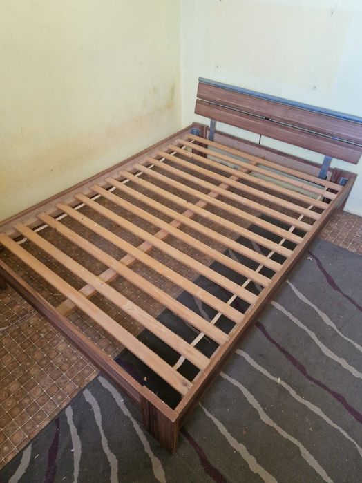 Легло 200 х 140 см с подматрачна рамка