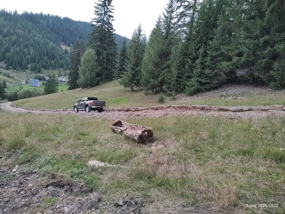 Vand doua  parcele la munte  in Bucovina