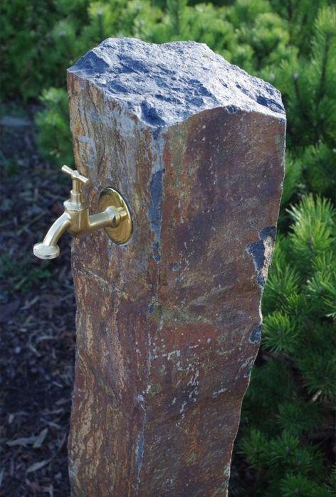 Градинска чешма от естествен камък