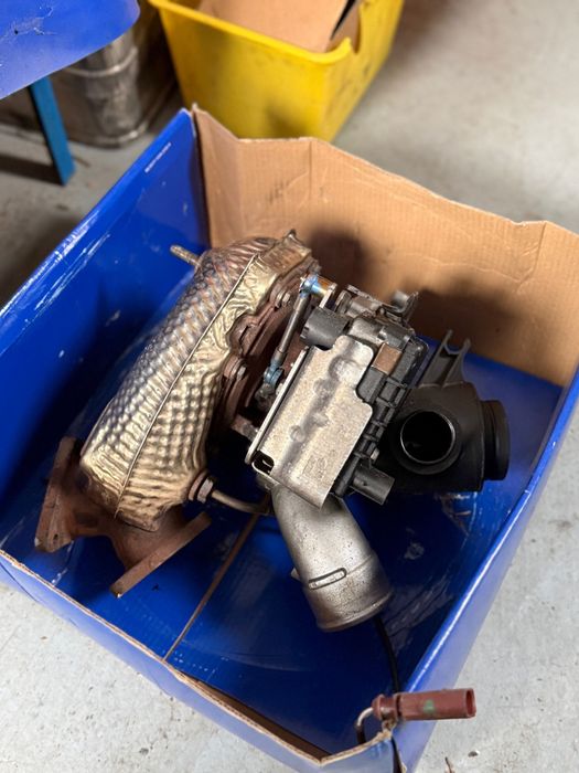 Turbo Volkswagen Touareg 3.0 tdi 262 hp