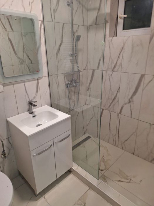 Apartament cu 3 camere de închiriat