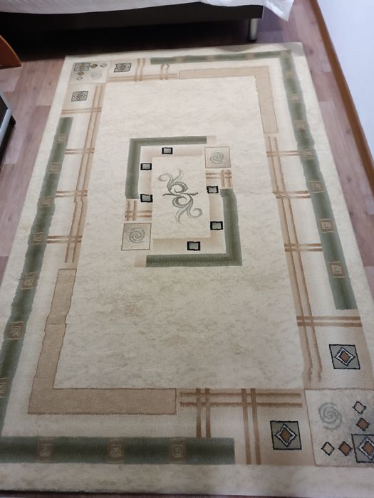 Продам ковёр 230 на 150