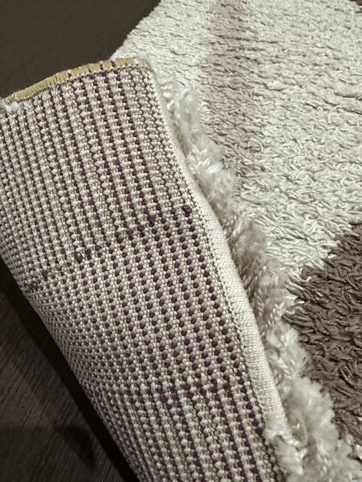 Ковер с длинным ворсом шегги