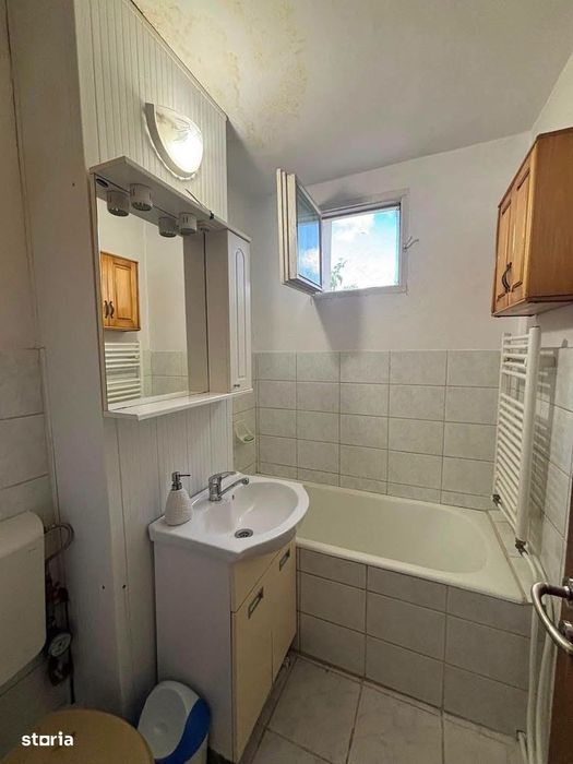 Apartament cu 2 camere și balcon, etj 3,zona Scolii nr.11.Pret 47.000e