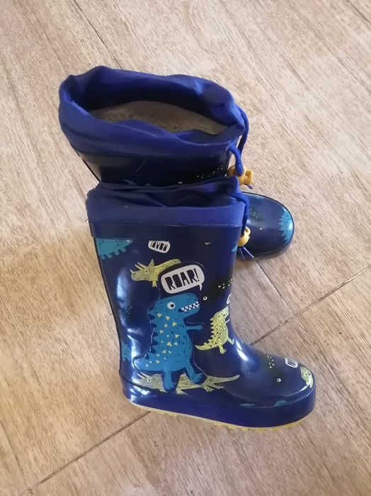 Детская обувь в отличном состоянии!