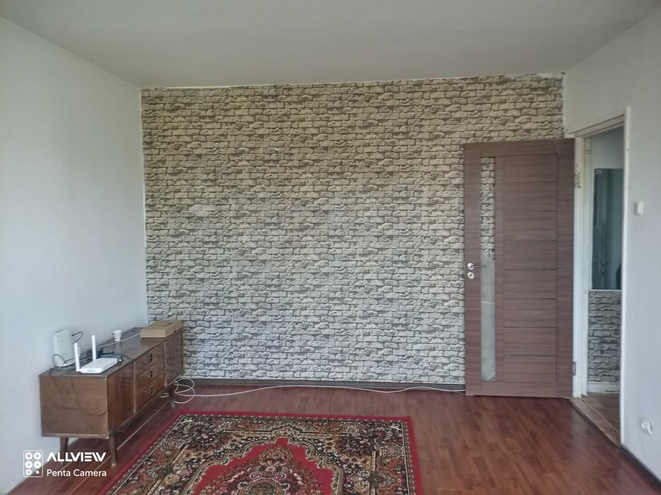 Inchiriez apartament doua camere Ploiesti , zona Vest.