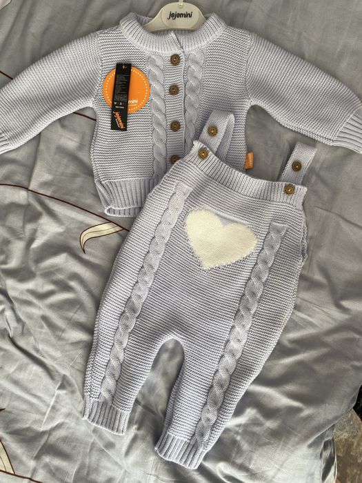 Вязаный комплект для малышей