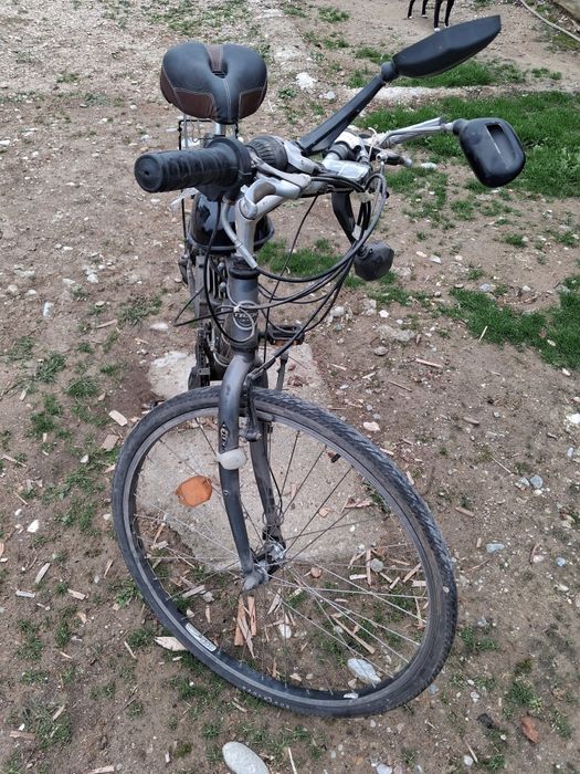 Vind bicicletă cu MOTOR.