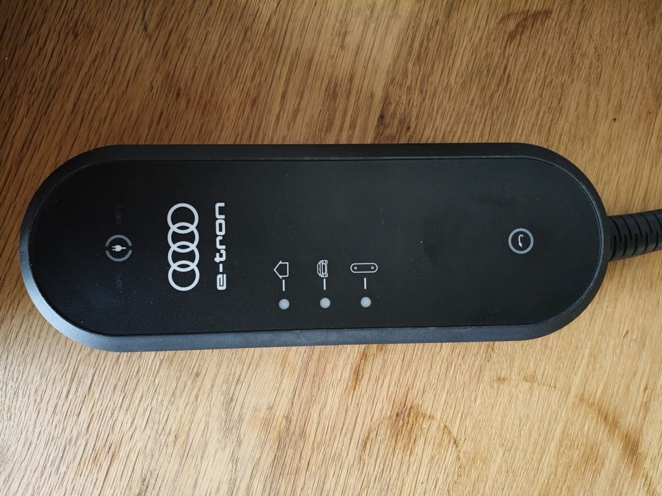 Încărcător auto original Audi e-tron 11kW | Type 2 | Trifazic 400V