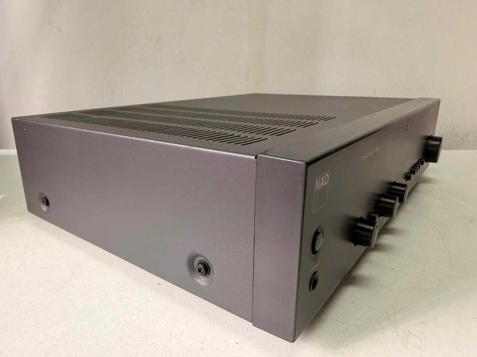 Amplificator High-End NAD 302 – Sunet Audiofil – Piesa de Colectie