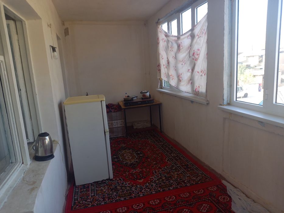 Uy sotiladi 3 xonalik