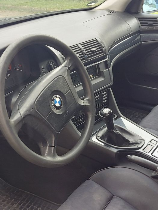 Продавам Bmw 520i е39