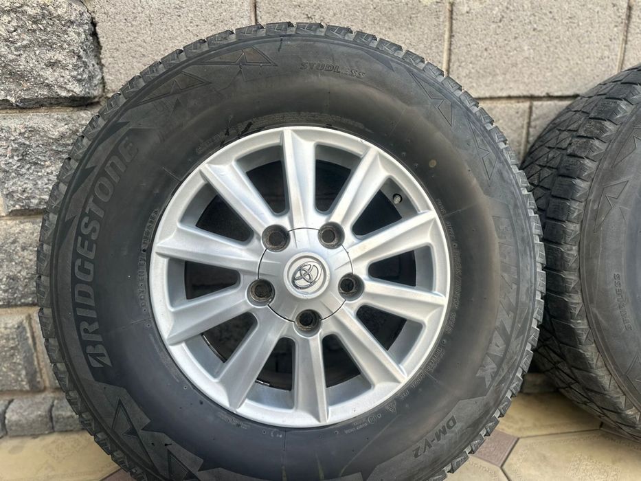 Диски с зимней  резиной лексу 470 570 ленд крузер 100 200