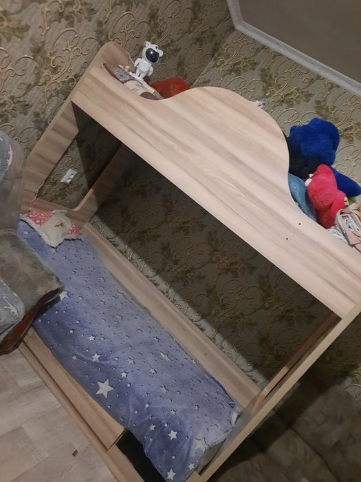 Продам двухяростную кровать