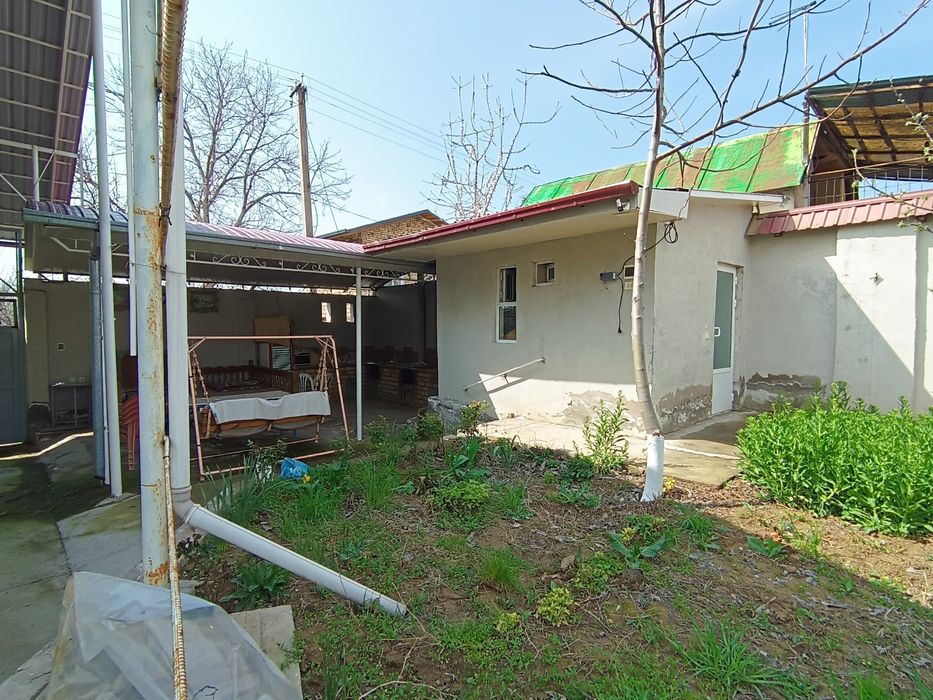 Dacha sotiladi parkentda