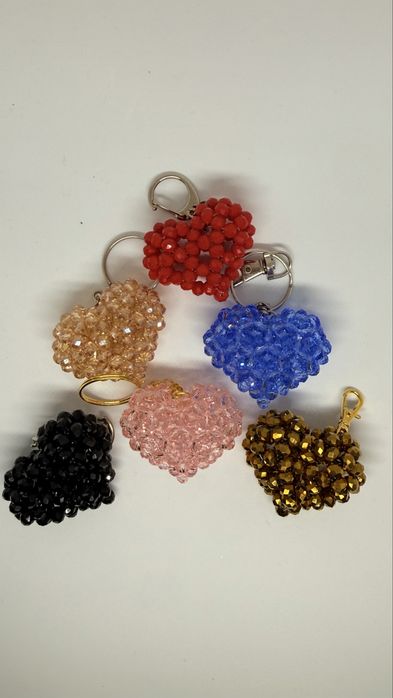 Martisoare breloc lucrate manuale din margele si cristale