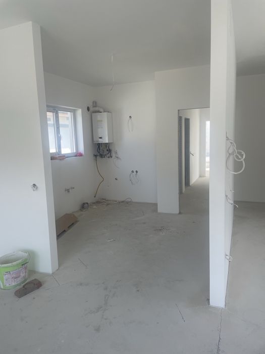 Vand casa Sub-Coasta (in spate la OMV)