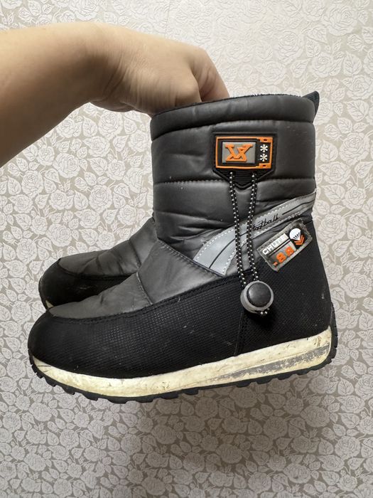 Продам детскую обувь