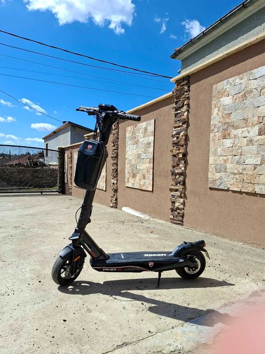 Ducati pro 3 електрически скутер