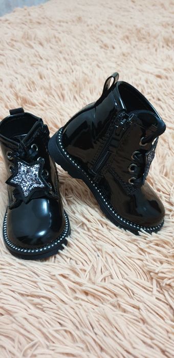 Детские демисезонные ботинки