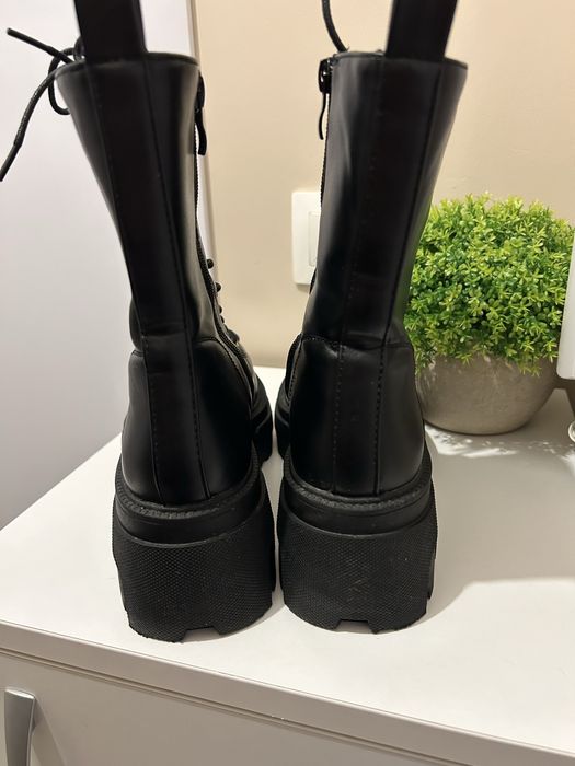 Дамски кожени боти