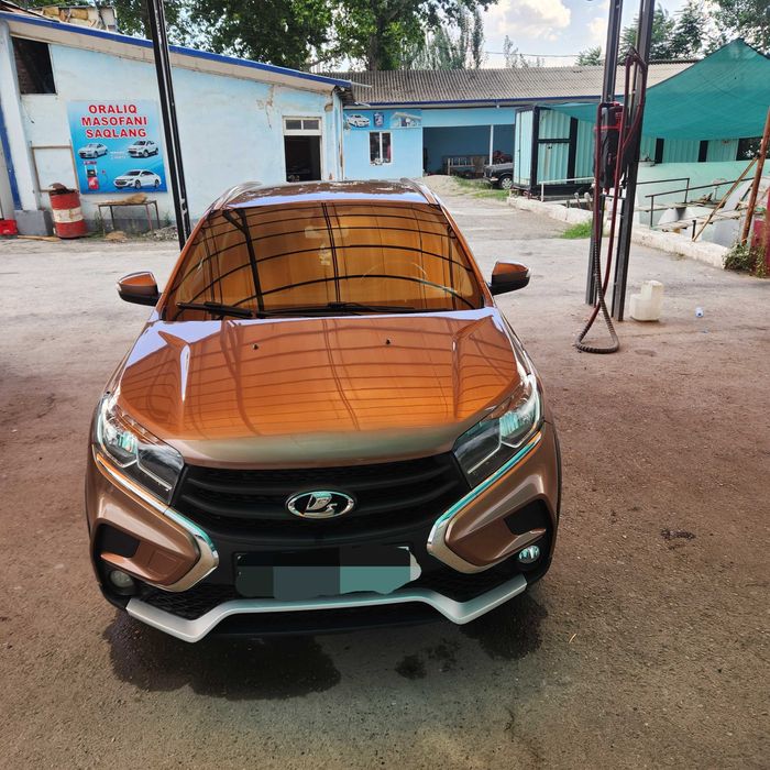 Lada xray cros 2020